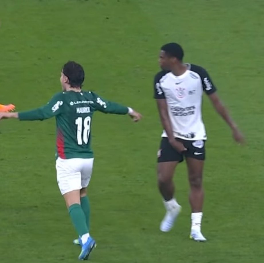 Museu de memes do Cortinas tweet media