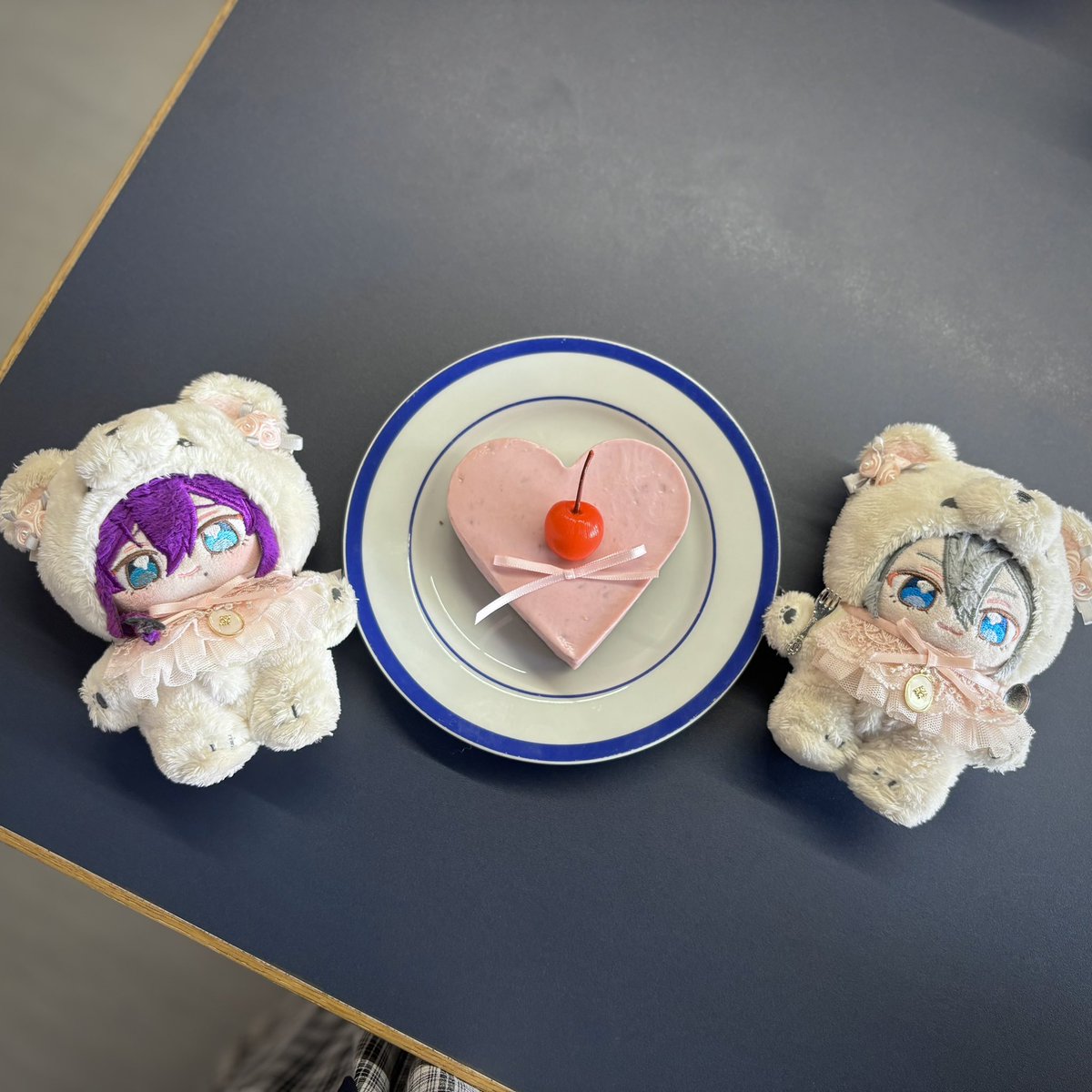 さしみ tweet media