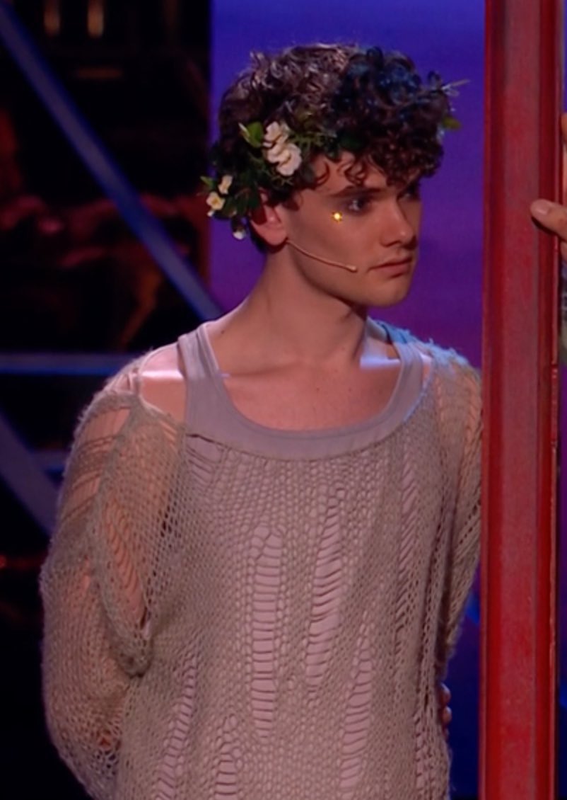 scxrbus's tweet image. noah mullins just lurking as the balladeer at the olivier's oh i love them