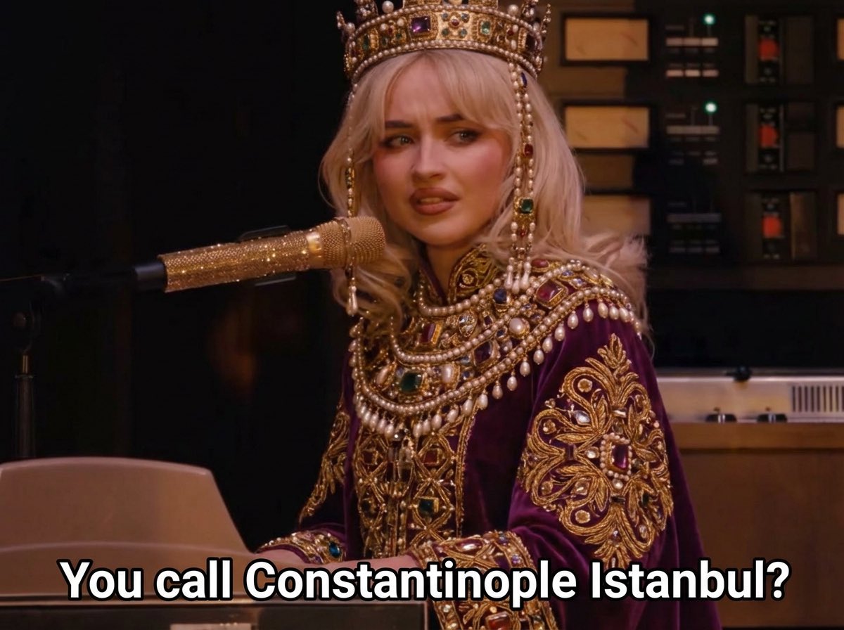 GrayFella tweet media