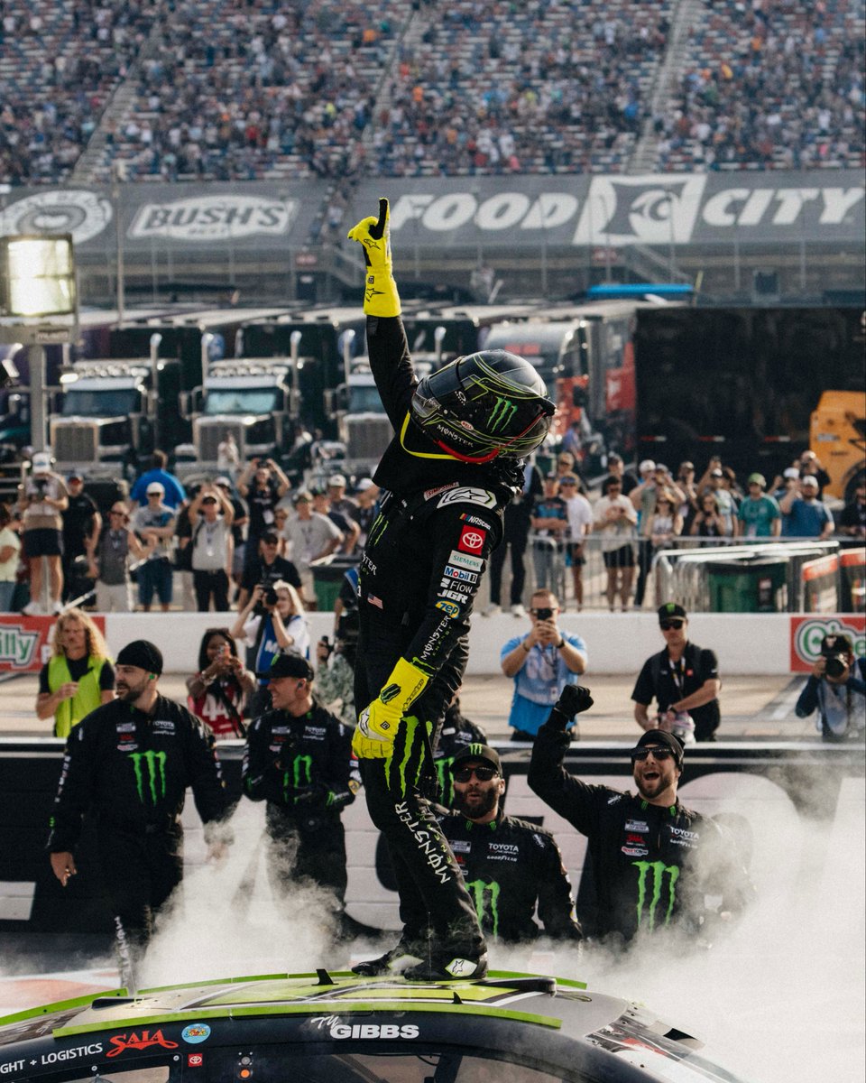 Bristol Motor Speedway tweet media