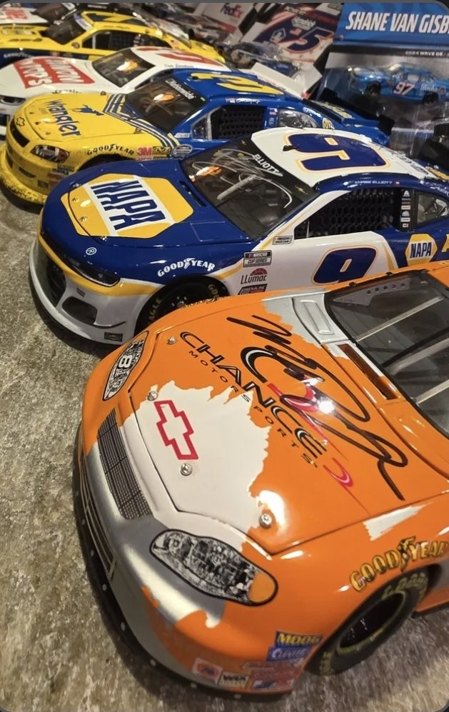 WildcatDiecast's tweet photo. I'll be hosting my first show on WhatNot this coming Saturday! Make sure you stop by and say hi! And maybe even take home a diecast Follow the link below to sign up if you haven't and make sure to bookmark and follow! 🏁

https://t.co/JzkdC2rJQp https://t.co/M8LLREm07E