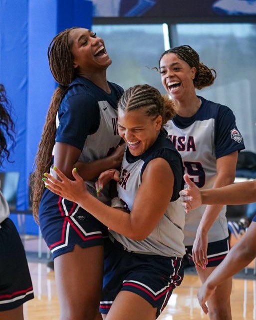 LegionGHoops tweet media