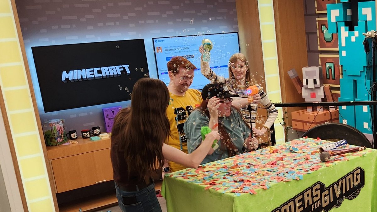 cubfan135's tweet image. The amount of bubbles for this was insane. We lost the microphone!