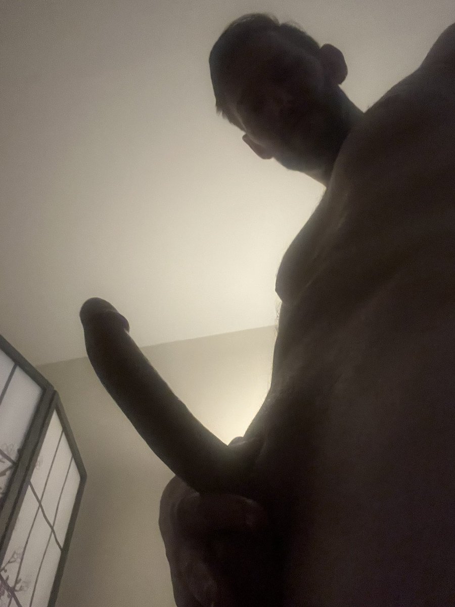 Prince Maximus NYC (6'3") tweet media