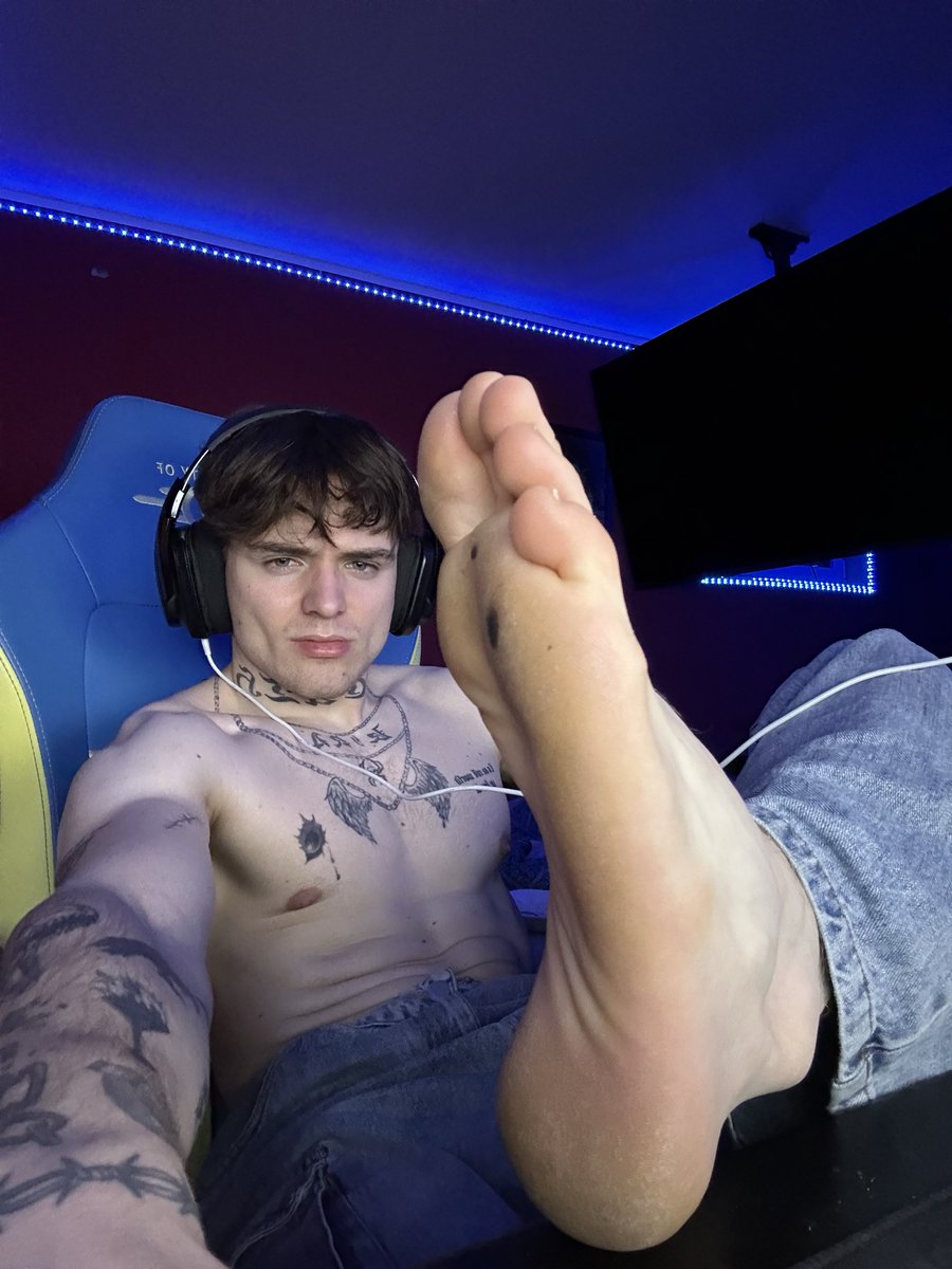 Clen ♛ tweet media