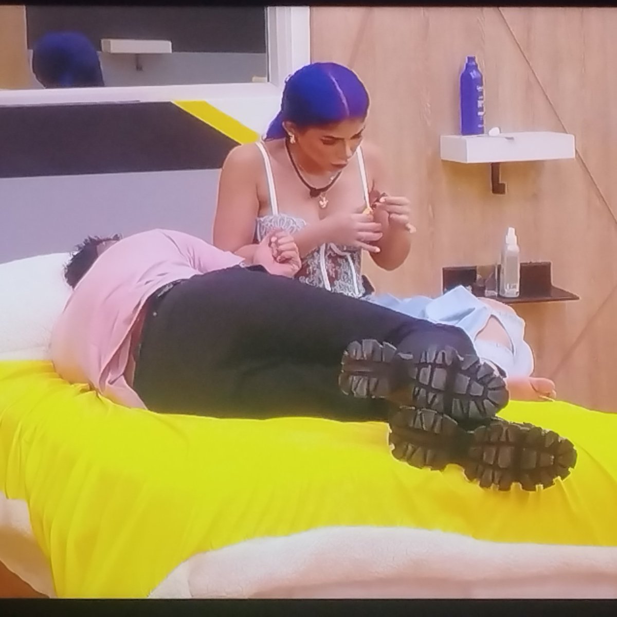 Diva Famosa 🦊💜🐆 tweet media