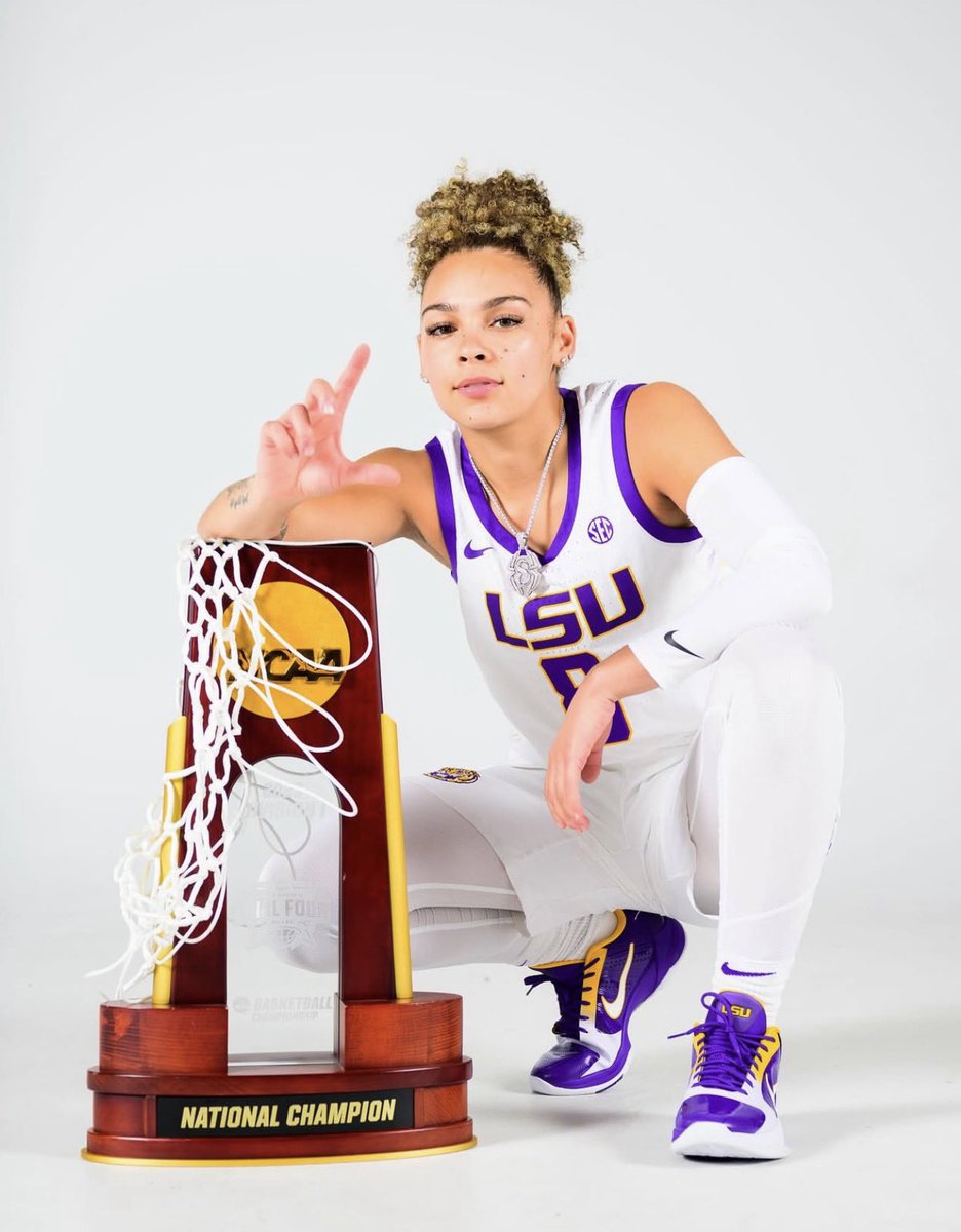 I talk hoops 🏀 tweet media