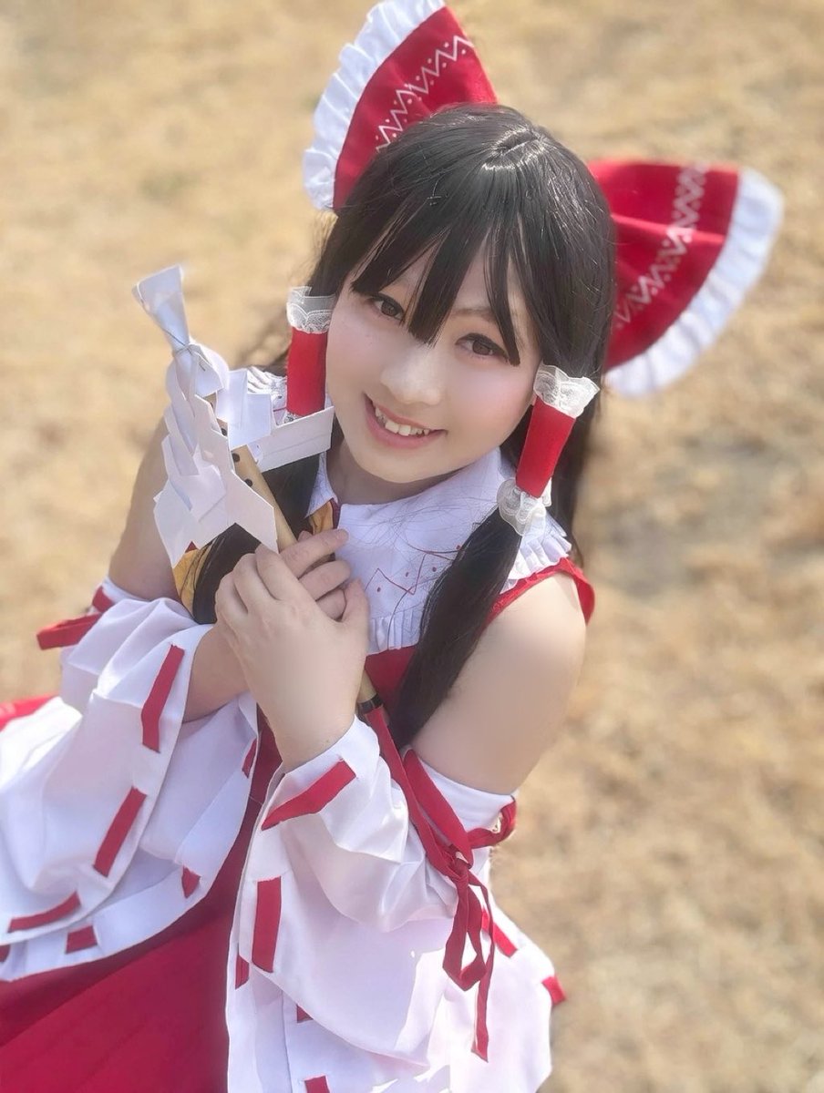 toho_inocos's tweet photo. 博麗霊夢📸自撮りと2.5次元加工🌸 https://t.co/t8dIyOaQVf