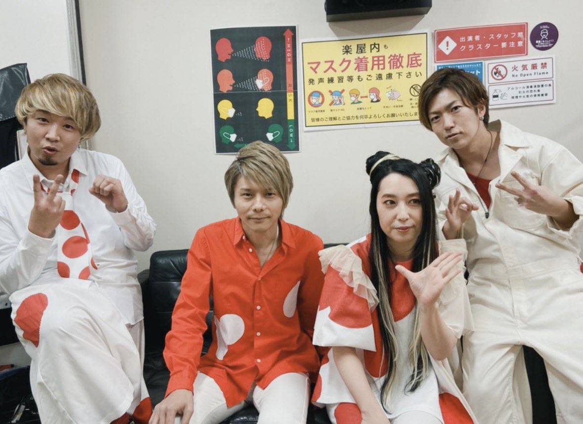 天野月 tweet media