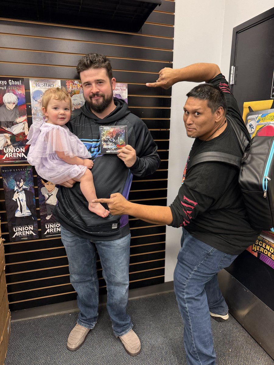 Phoenix Rise Store Tournament  

12 Players participated. 

R1: 🟩 Ghidorah: ⭕️ Counter Victory 
R2: 🟥 Red Odo Island: ⭕️ Counter Victory 
R3: 🟥 🟦 Kiryu MBT: ⭕️ Counter Victory
R4: 🟩 SpaceGodzilla: ⭕️ Invasion Victory

4-0 Record, Undefeated. King Ghidorah 

Ran it back with