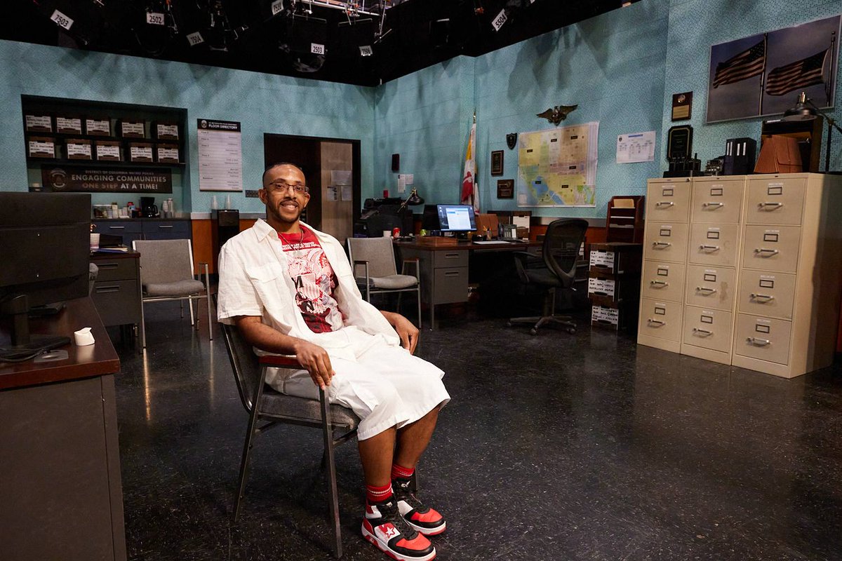 RaveCrest's tweet image. Detective/special agent Airidan Verway is on the case 😉 @TheGatesnBeyond  #beyondthegates (I would love to be on this show and I know the storyline I have in mind would get ratings higher then GH)