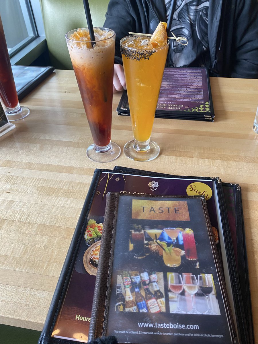 🦇 chew toy tweet media