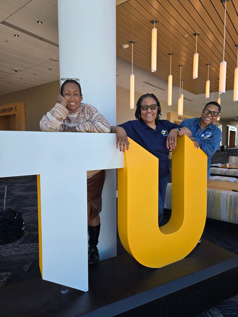 BradburyHeights's tweet image. Building Collective Power: Forging Resilient Students, Families and Communities

The Maryland Center for Community Schools Annual Convening showcases the invaluable work of Community Schools leaders from across the state. 

#bradburyheights #BHES #BHESPTOSQUAD #BHESEagles