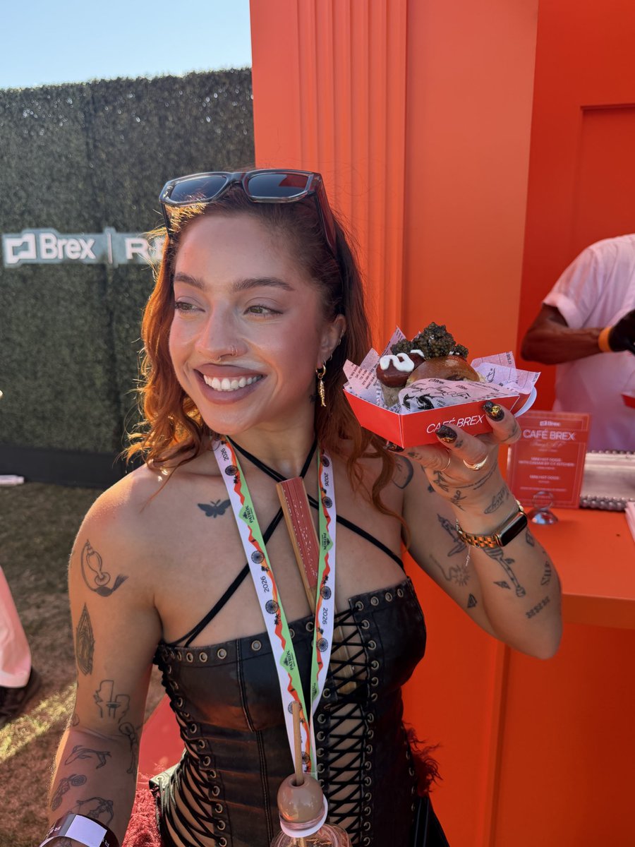 KianaLede's tweet photo. I now realize I am not a caviar person unless it’s on top of a hot dog. 🌭
Thank you sm for havin me @REVOLVE 🎠🤍 https://t.co/3pe7SeBl9G