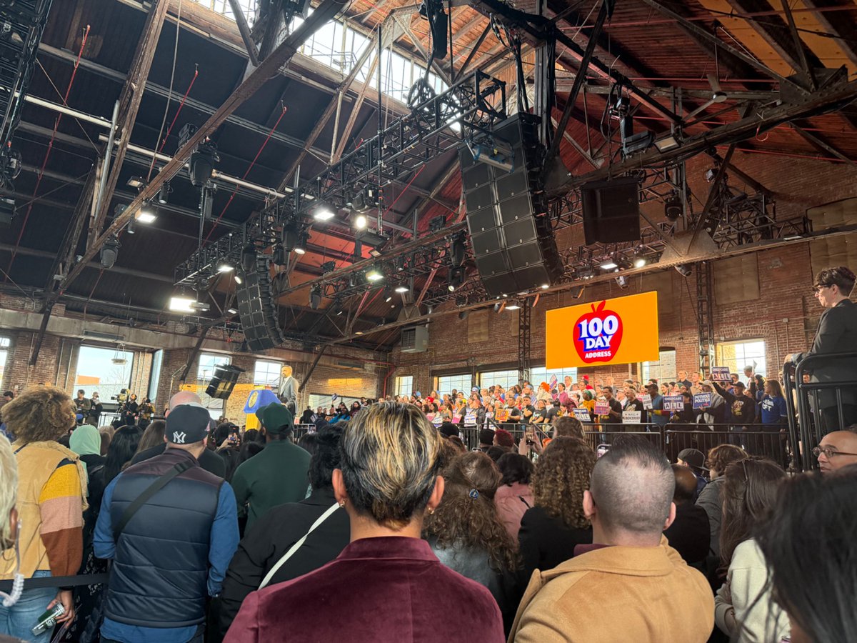 Anna Bahr tweet media