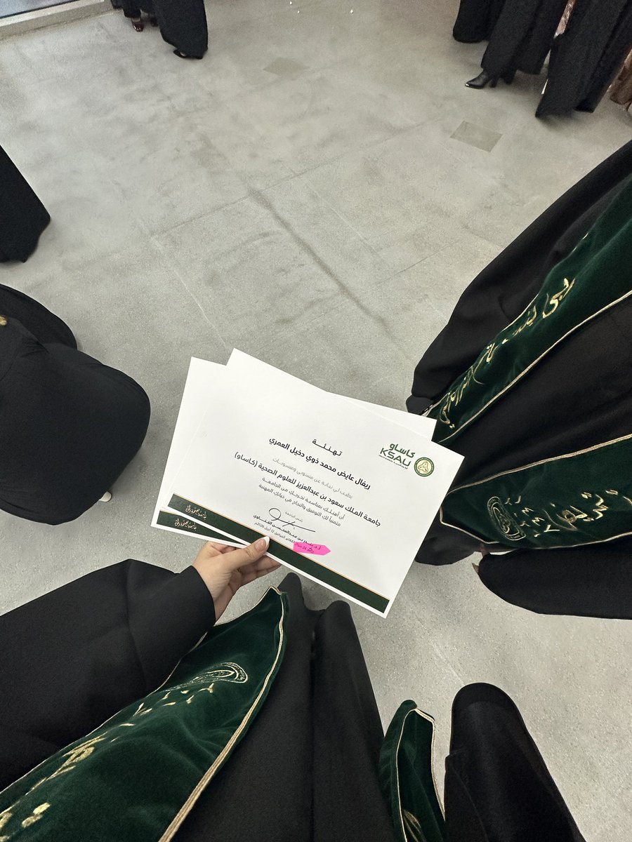 𝐑𝐢𝐫𝐢 tweet media