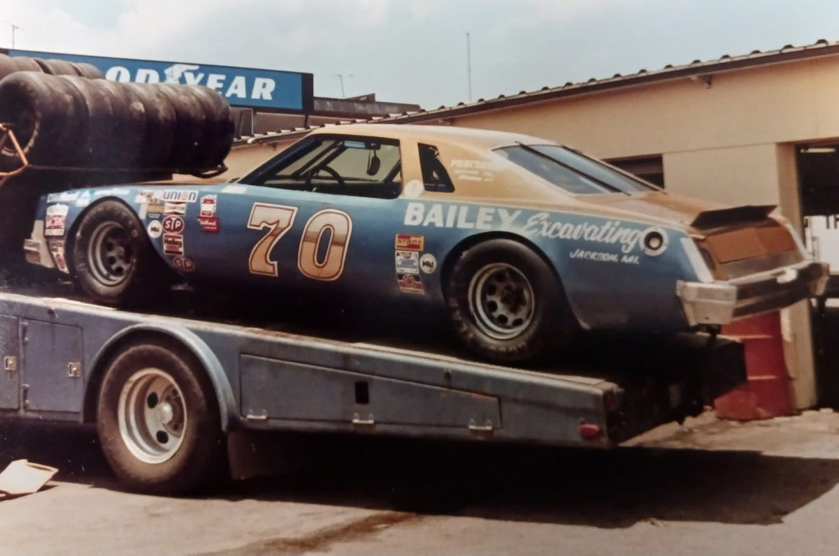 JDMcDuffie1's tweet photo. 1977 Buick sitting on top of Old Blue. 😁😍

#JD70 #Legacy70 #NASCAR https://t.co/NsFfLH0aom