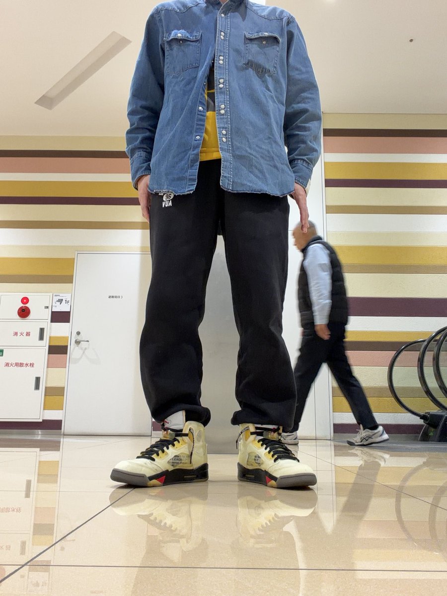 takahiroiyama's tweet image. おはようございます☀️
昨日aj5履いたら何となく履きたくなったのでoff-whiteのaj5にしてみました！
今週も始まったばかりなので頑張っていきましょい✨
皆さん良い1日をお過ごし下さい👍
#スニーカー好きな人と繋がりたい
#ファッション好きな人と繋がりたい
#offwhite 
 #wtaps 
#nike 
#nhollywood