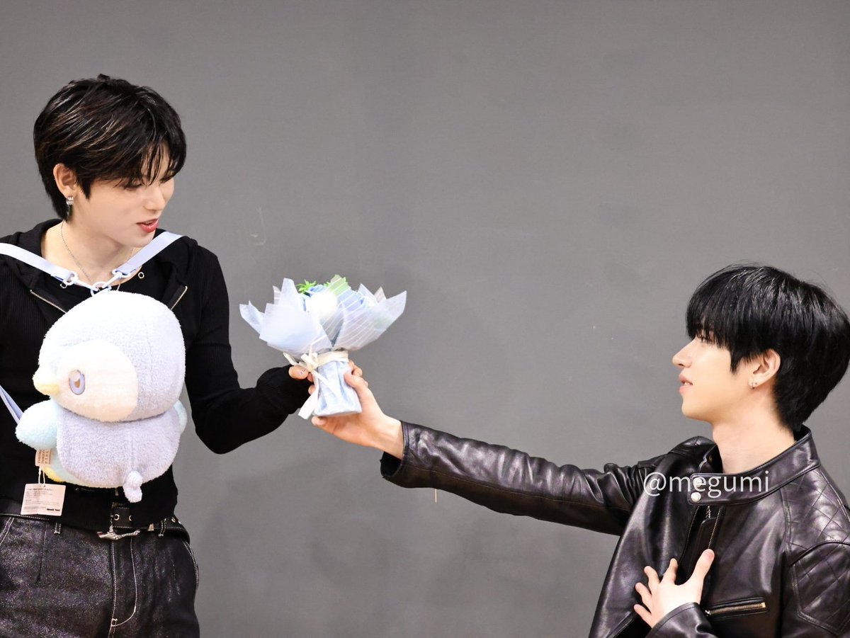 megu0413's tweet image. 2026.4.12　Million Music
n.SSign 팬사인회

ハンジュンおめでとう😁💜🩵

#nSSign #엔싸인
#DOHA
#HANJUN