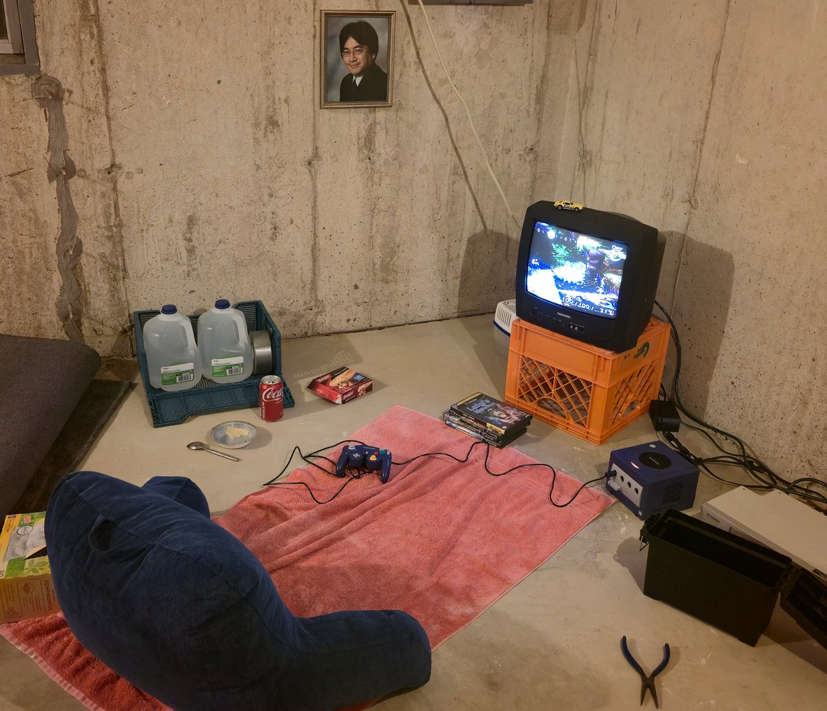 TheSneakySpy tweet media