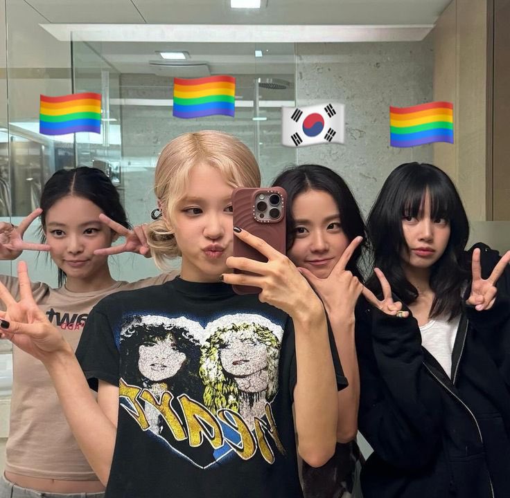 tinii⁴ ⏳ ; DEADLINE tweet media