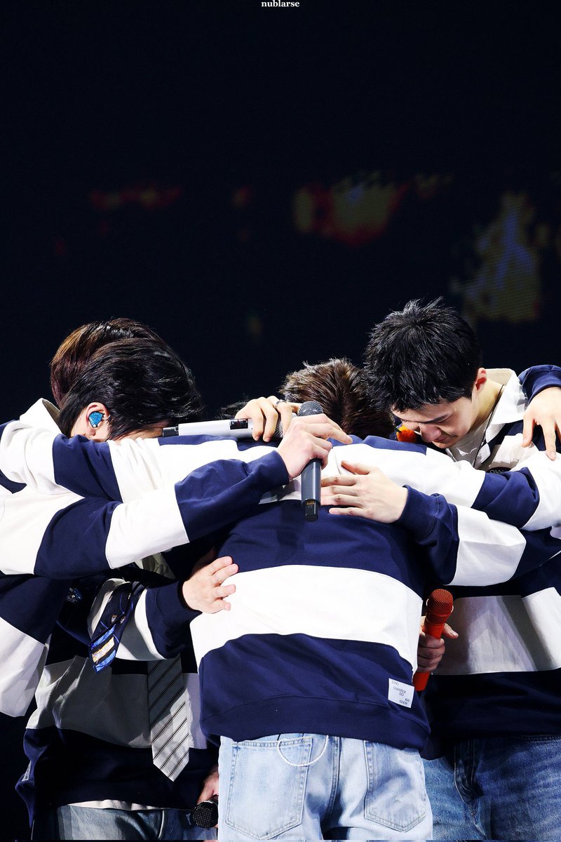 bxxstar's tweet photo. 우리 엑소 사랑해❤️ https://t.co/AAAtlceWsu