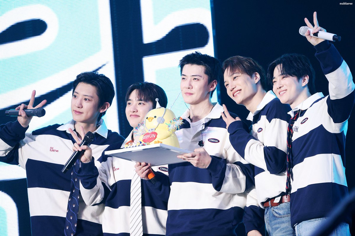 bxxstar's tweet photo. 우리 엑소 사랑해❤️ https://t.co/AAAtlceWsu