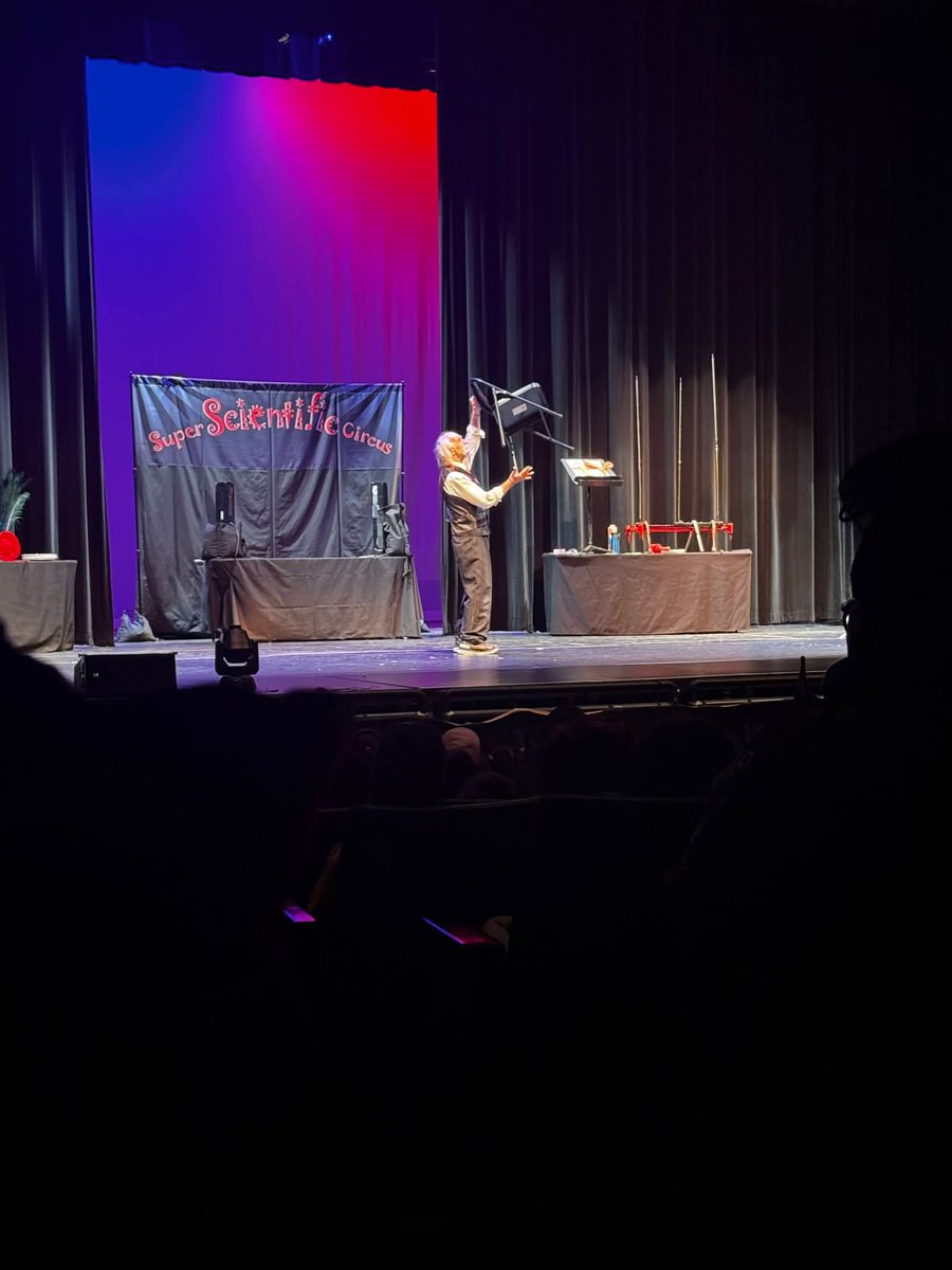 BradburyHeights's tweet image. The Super Scientific Circus Field Trip 🎪 
The Super Scientific Circus starring Mr. Fish and Trent the Mime, proves that science can be fun and funny.

#bradburyheights #BHES #BHESPTOSQUAD #BHESEagles