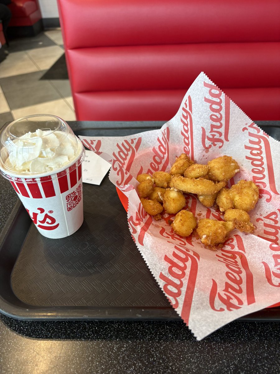 YumYumWpg's tweet photo. 1st time @ Freddy’s Frozen Custard 🍨 &amp; Steakburgers 🍔 on Regent Ave in Winnipeg. Delish! Double Smashburger &amp; Cheese Curds! Turtles Frozen Custard Sundae! Wow!Didn’t taste like “fast-food”, more homemade than expected.Overall 9.5/10 on #yumyumscale #yumyumwpg #foodie #Freddys https://t.co/Wi3AgnsdVx