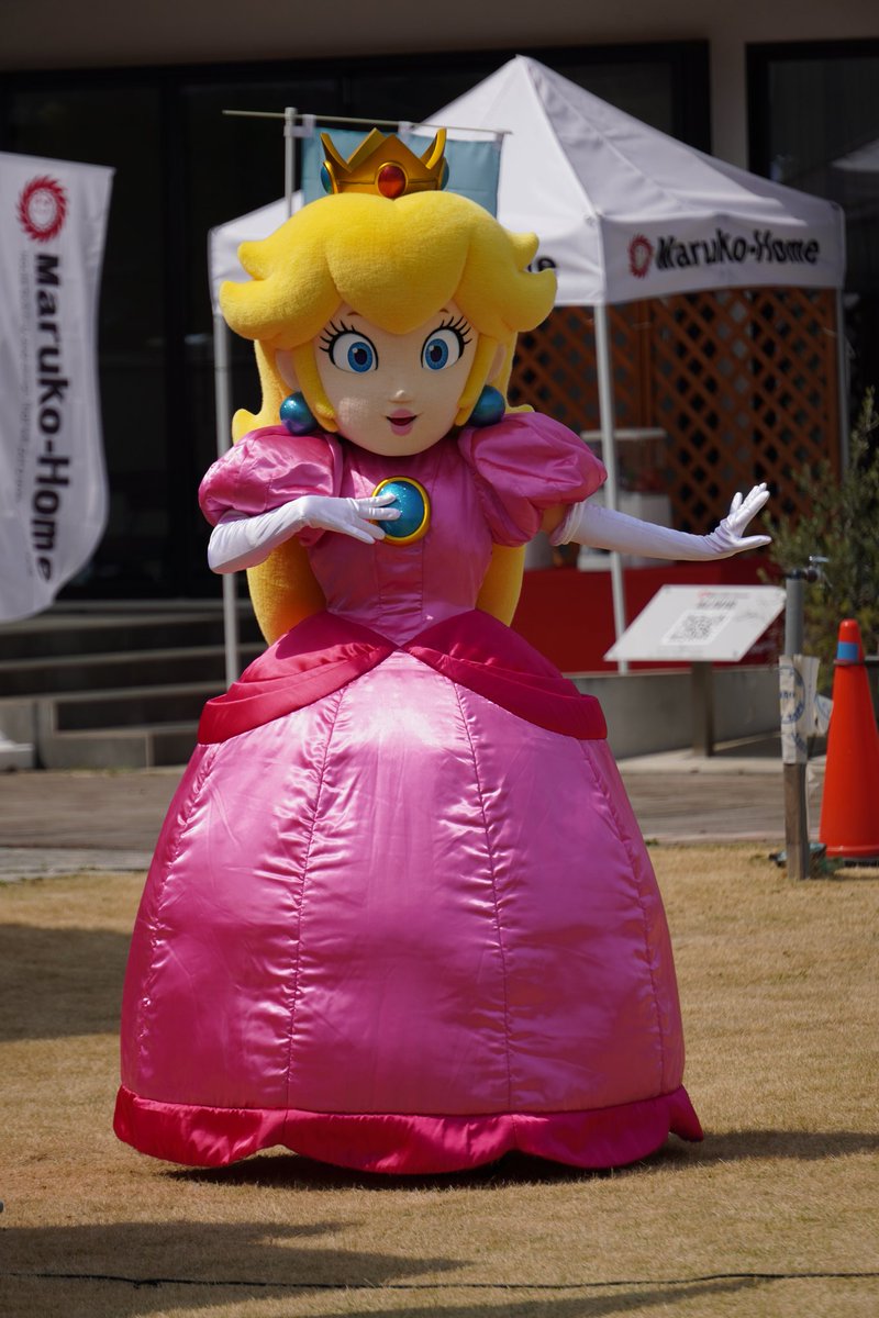 優雅な所作のﾋﾟｰﾁ姫👸 写ってないけど、ﾏﾘｵさんもいましたよw