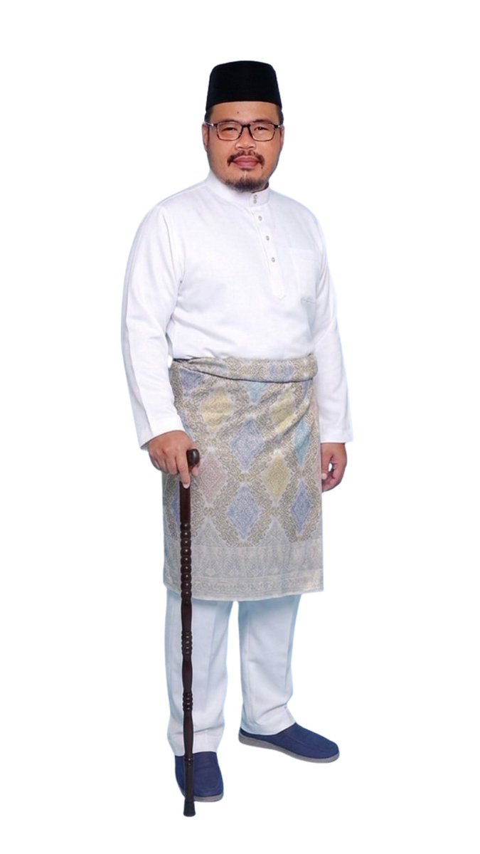 cybertitojj's tweet image. I’ve been waiting for a physical opportunity to wear a Baju Melayu, but the moment never came. Thanks to Google Gemini (AI), my dream is now high-res reality. 🕊️ The question is, which one wins?

❤️ for the White Baju Melayu👍 for the Black Baju Melayu
#BajuMelayu #GoogleAI