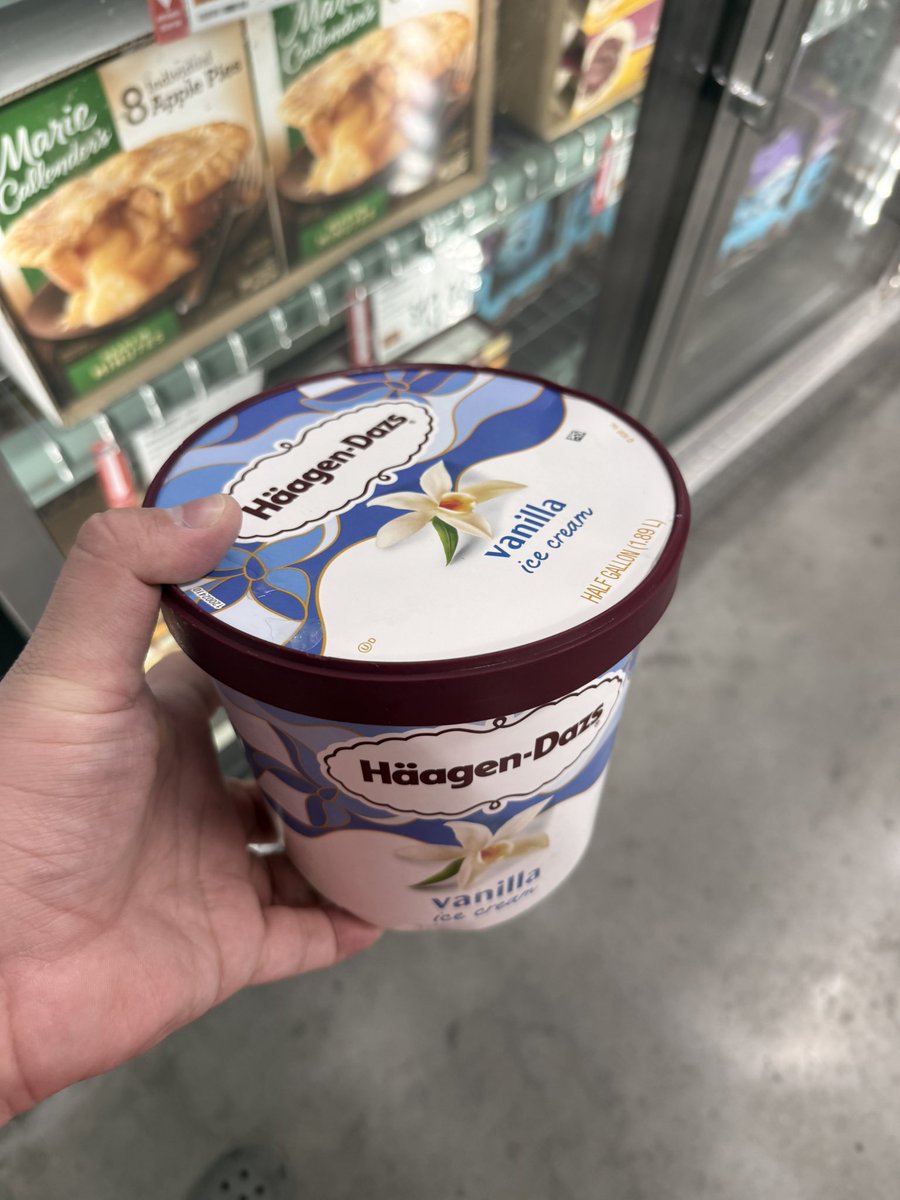 Swinty 🍭 🔜 MP tweet media