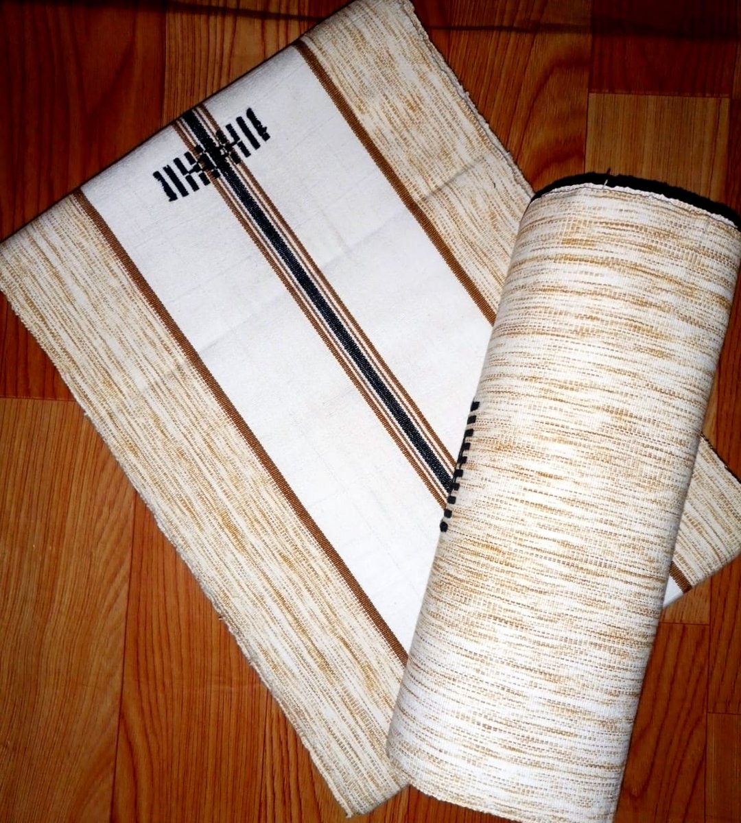 Consommons_Burk's tweet photo. Fasodanfani , #pagnetissé , Sobriété. Puissance. Distinction.
Votre élégance mérite mieux qu’un simple tissu.
#Wathsapp :00226 78 23 34 85
#PagneTraditionnel #pagnetissé #BurkinaFaso #tissuafricain #StyleAfricain #traditional #style #art #artisanat #BurkinaFaso https://t.co/5fHE9wYqXr