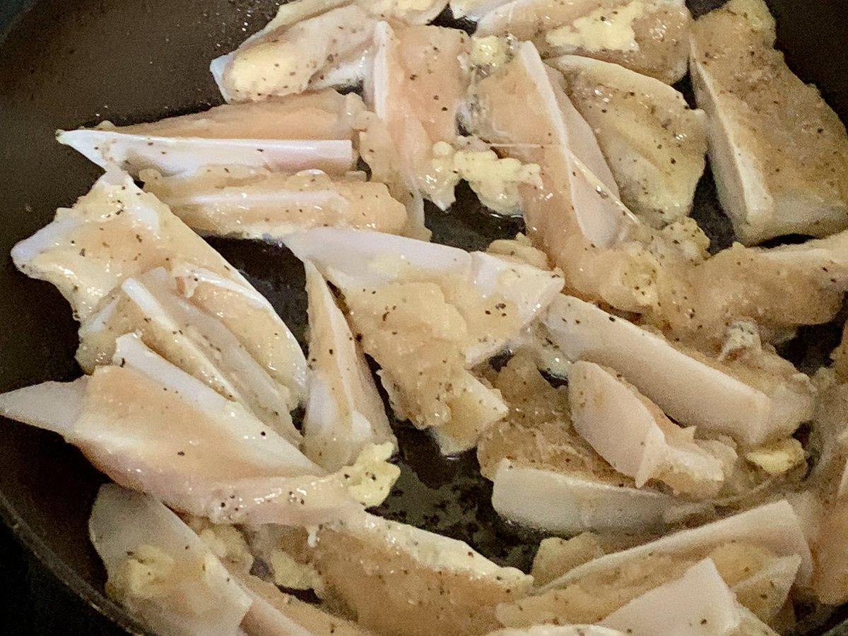 ＠もつ tweet media