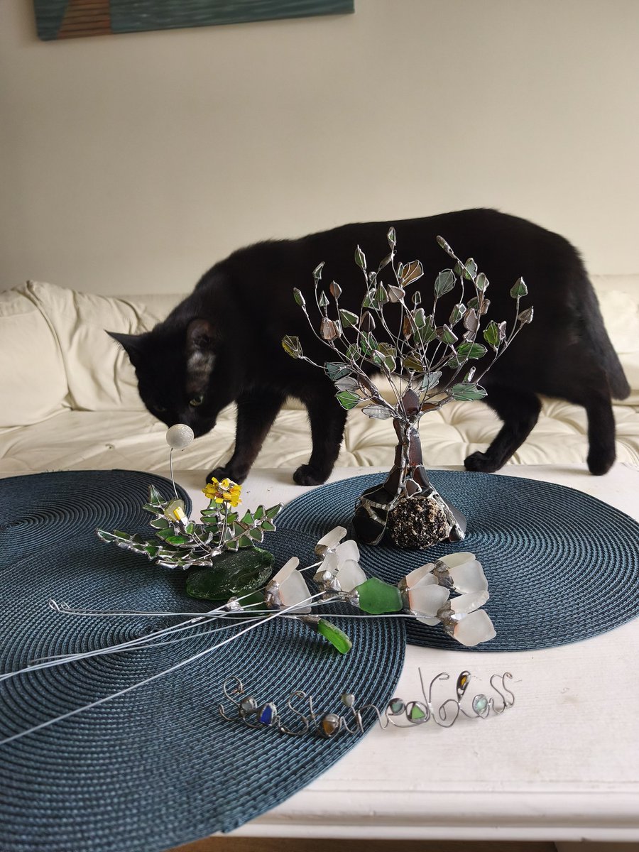 SeaStainedGlass's tweet image. Today's shipping is all about botanical art 🎋 #seaglass #stainedglass