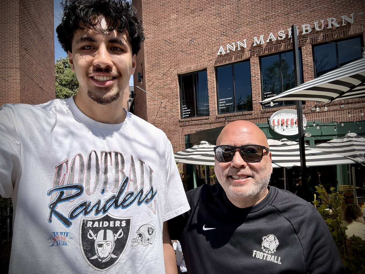 JimmyLynnDC's tweet image. An excellent mentoring chat with Julius over Sunday Brunch. Today, we focused on the economics and finances of the global sports industry. @GeorgetownHoops #unclejimmy #family 🇳🇿