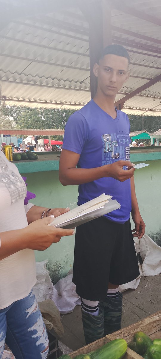 👉Enfrentar las ilegalidades de los TCP y Mypimes es cuidar y proteger a nuestros consumidores 👉 Teniendo en cuenta ,listado de precios ,documentos personales y el uso de las pasarelas de pago!! #SanctiSpíritusEnMarcha
#ComercioDelPueblo
<a href="/AlexisLorente74/">Alexis Lorente Jiménez</a> <a href="/DeivyPrezMartn1/">Deivy Pérez Martín</a>