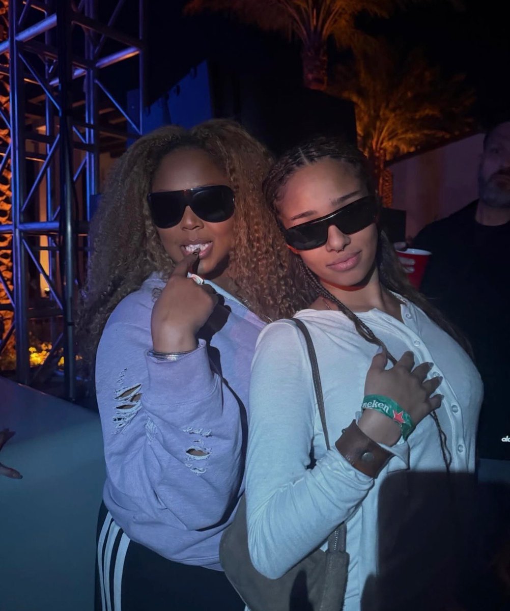 Pop Crave tweet media