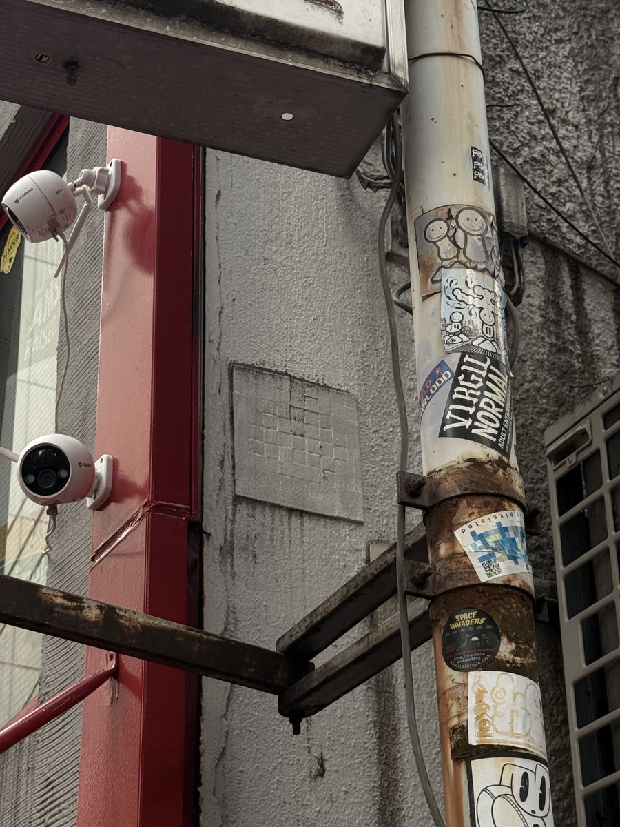 kxxx_r7's tweet photo. Invader探し、ここにいた形跡...
TK_54
TK_132
#flashinvaders #invaderwashere #streetart #invader https://t.co/tFkxIXikdX