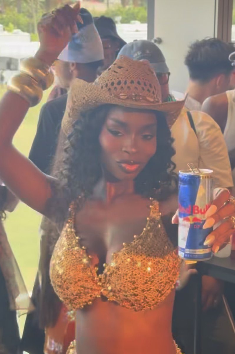 Olandria Network tweet media