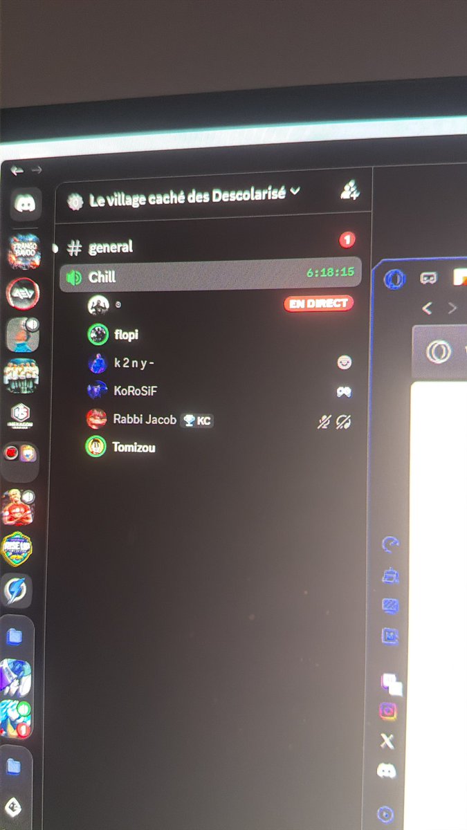 On est 7 !!! Des autre joueur pour among us ?