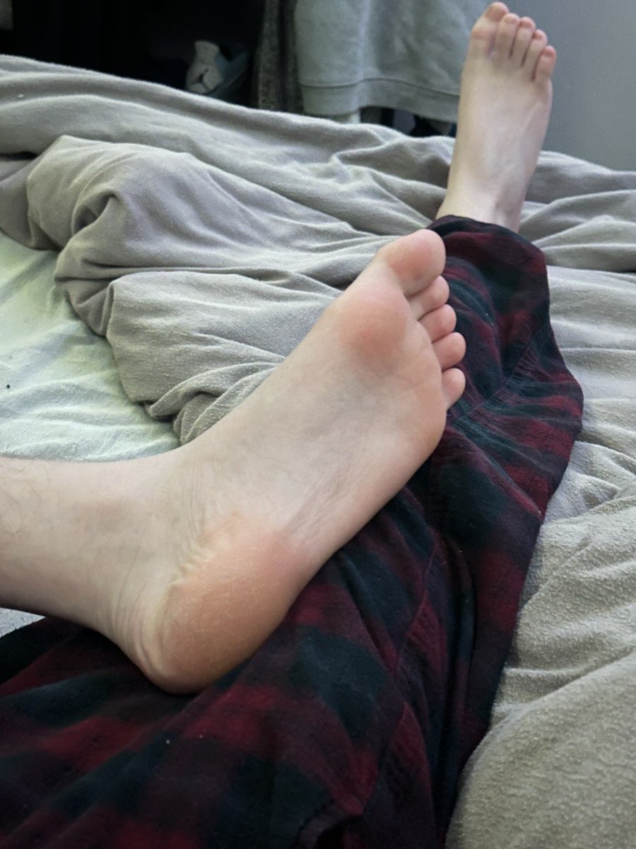 Str8feetvids's tweet photo. Str8 boy Oscar @oscar_lifts5 on tiktok

#straight #straightboy #feet #dominant #domination #worship https://t.co/46ZsydTBME