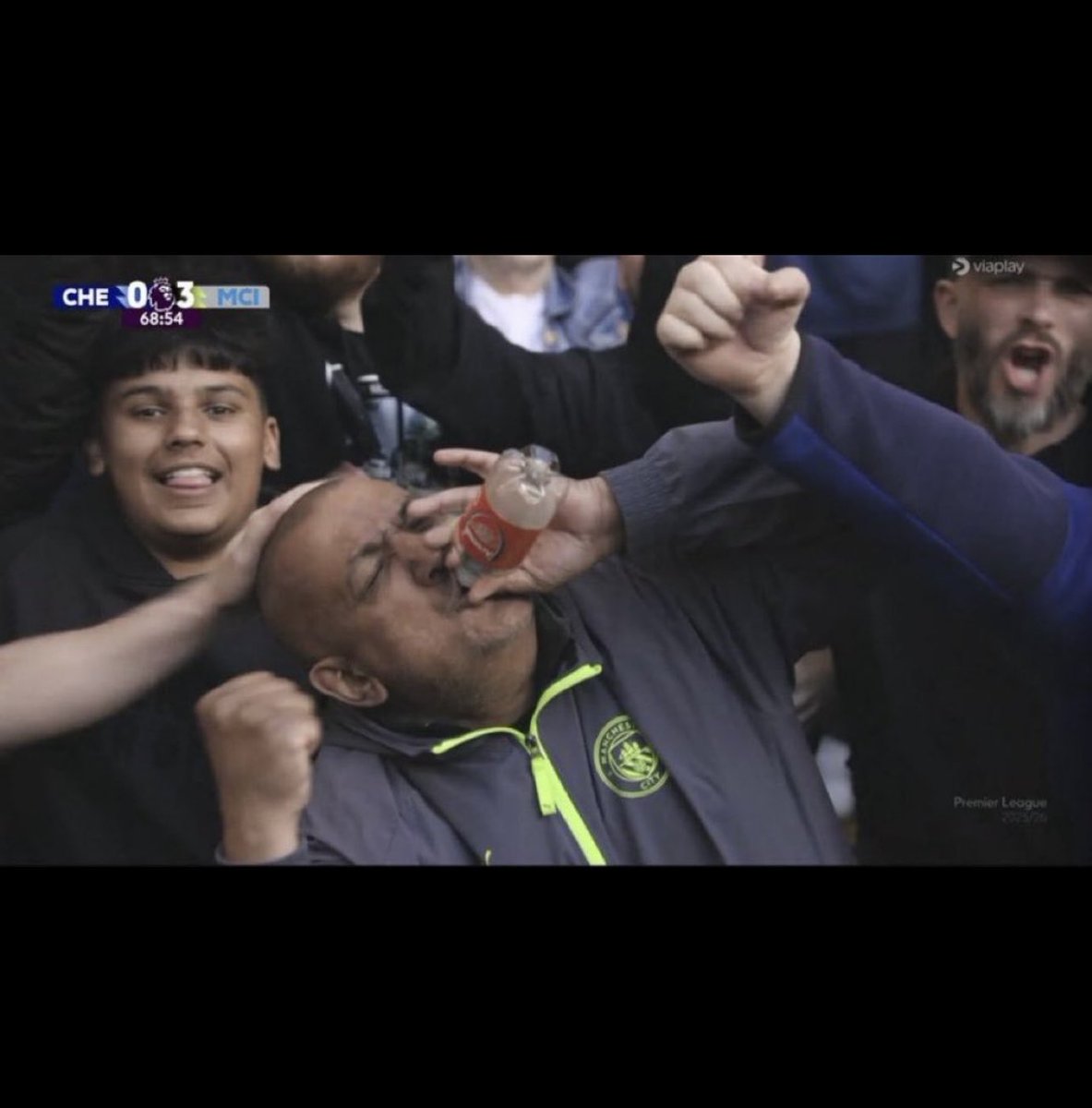 MERITTHEFERRET's tweet photo. My head would be gone if I was an arsenal fan…. https://t.co/JWU4eBa0aK