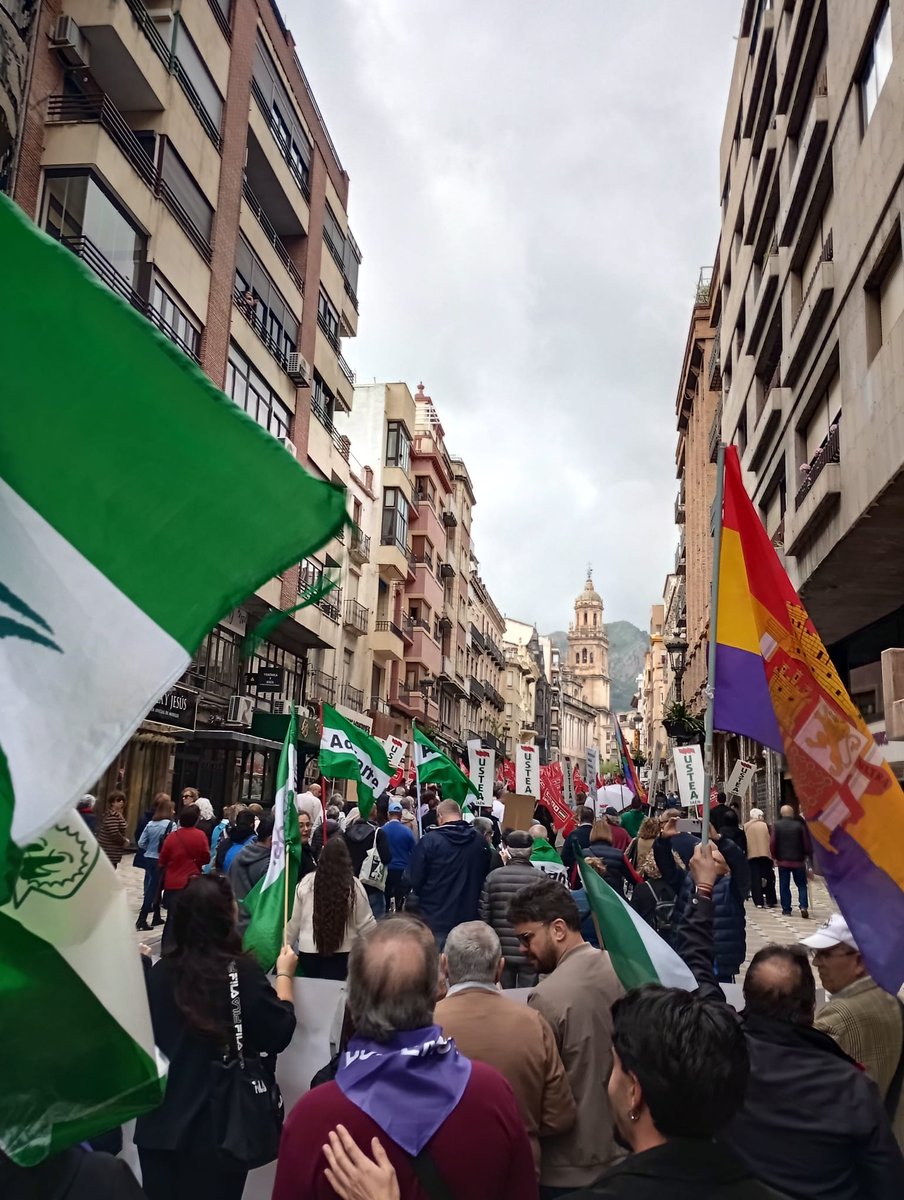 Miércoles Republicano en Jaén❤️💛💜 tweet media