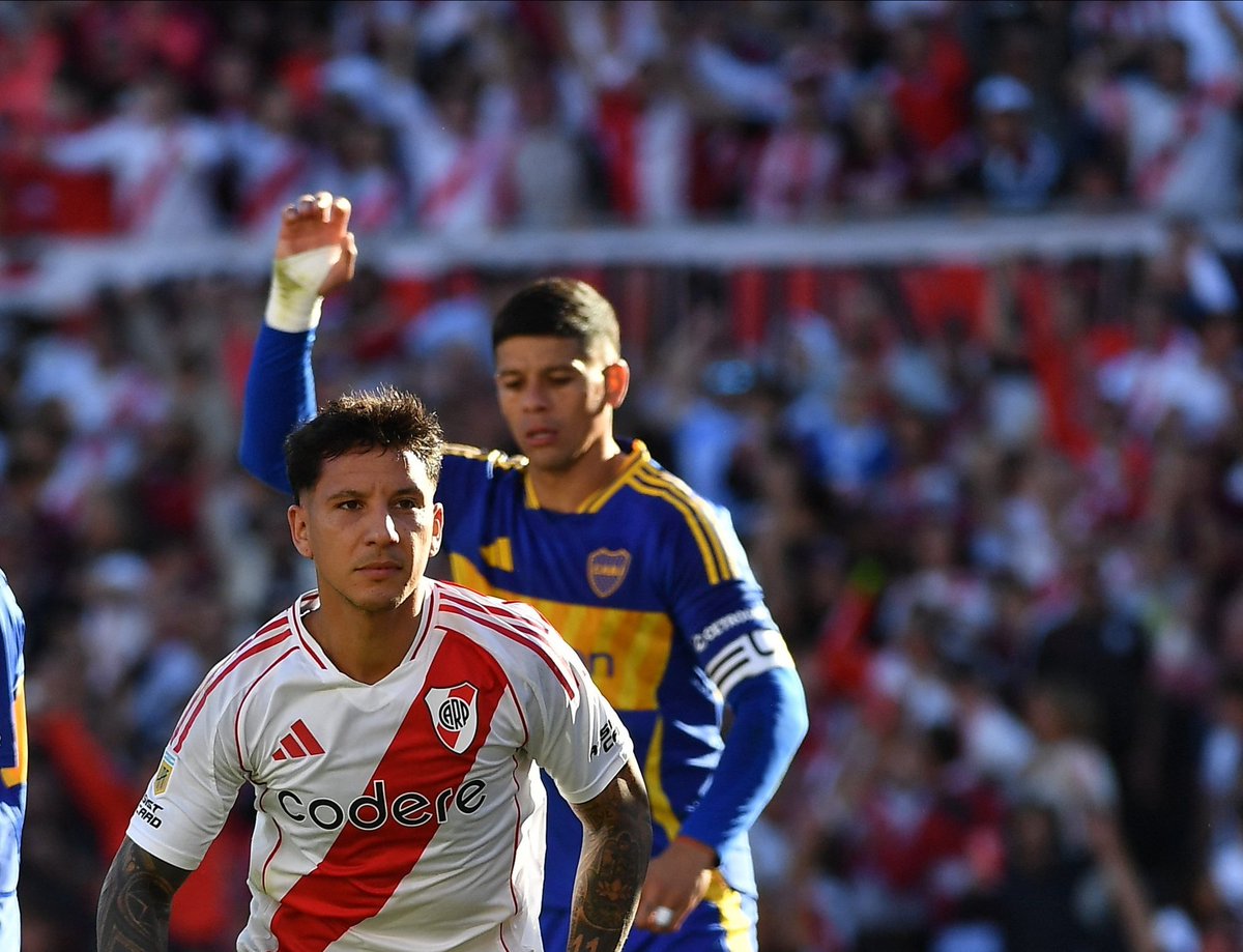 𝕮𝖍𝖔𝖒𝖎 🇦🇷 tweet media