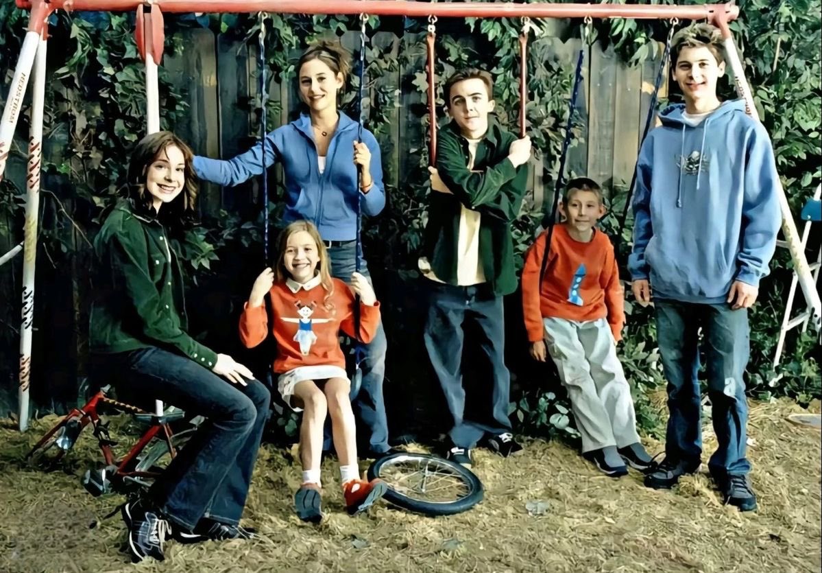 apollo⁷ | the renee guy tweet media