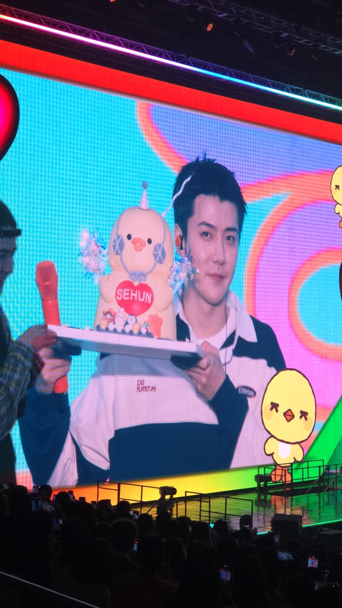 fangirlfaye's tweet photo. happy birthday, baby 🐥 https://t.co/2QJZMsQEbO