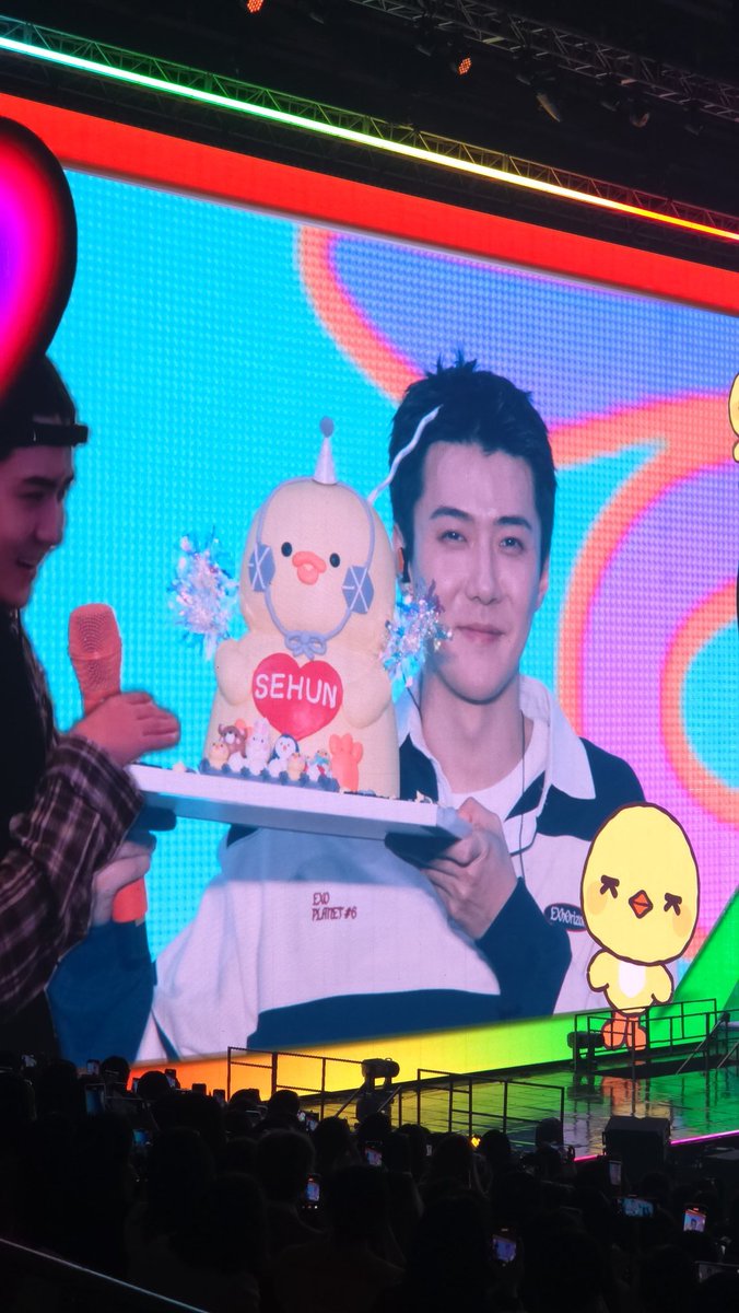 fangirlfaye's tweet photo. happy birthday, baby 🐥 https://t.co/2QJZMsQEbO