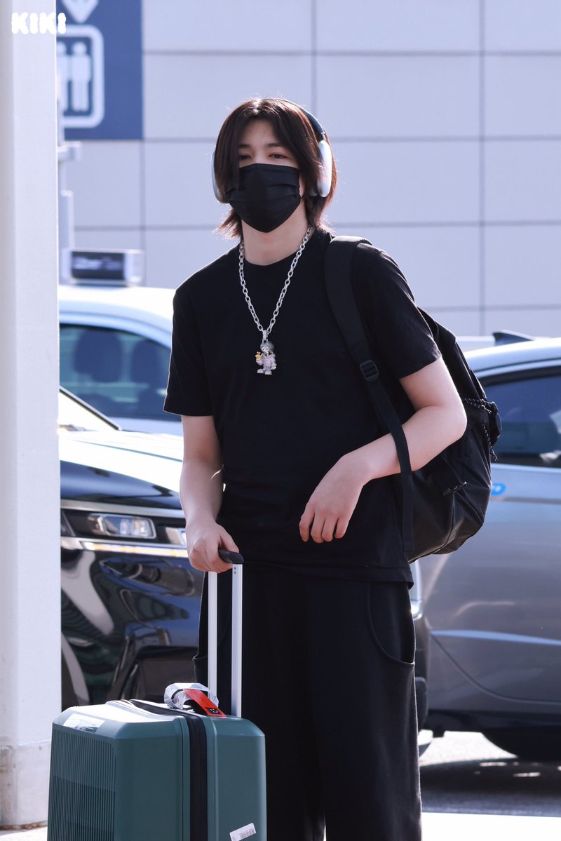 ํคํค tweet media